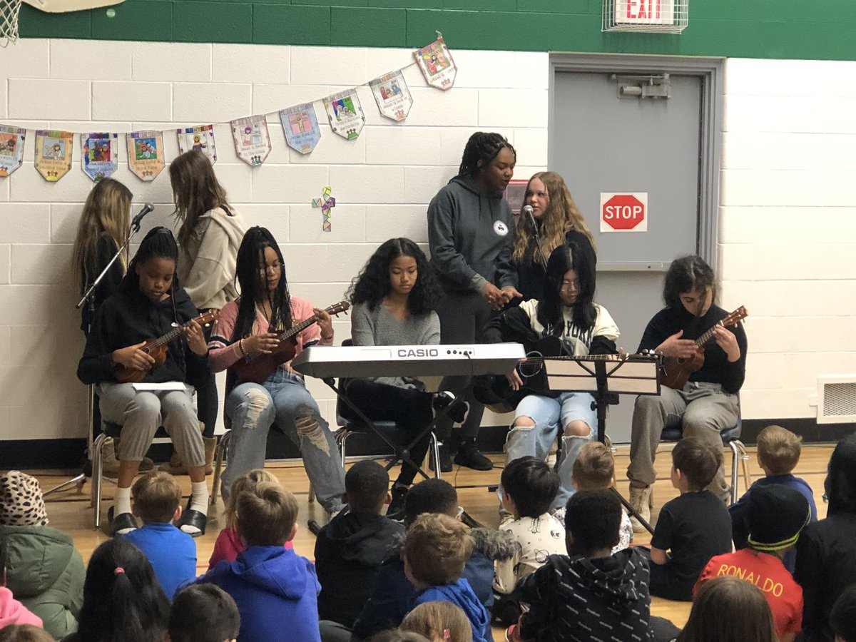 stpatcatholic's tweet photo. A great job to our Grade 7 and Mrs. Fitzhenry’s Kindergarten class for out Holy Week liturgy. https://t.co/bbMJDq0kwl