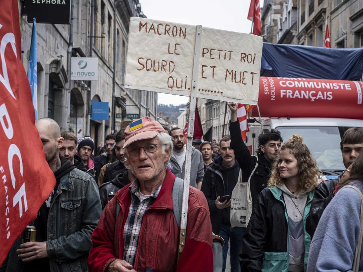 JonathanMelrod's tweet photo. Opposition to Jacking up Pension Age to 64 Spreads to Small Town France!
Learn More: https://t.co/bdbvy2L9ZQ
#JonMelrod #FightingTimes #workersrights #union #laboractivist #unionactivist #frenchnews #macron #laborunionizing #howtounionize https://t.co/hTIZ30YKv6