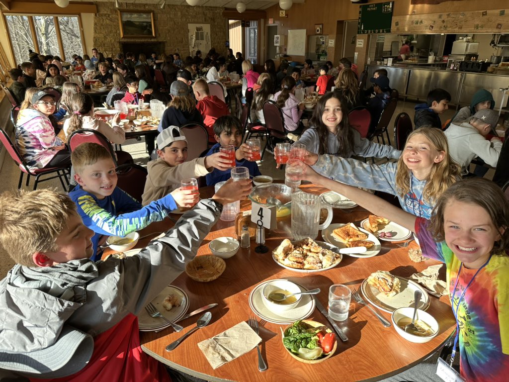 D13Eagles's tweet photo. Lorado Taft…enjoying a meal together! https://t.co/jNcV3S0fHP