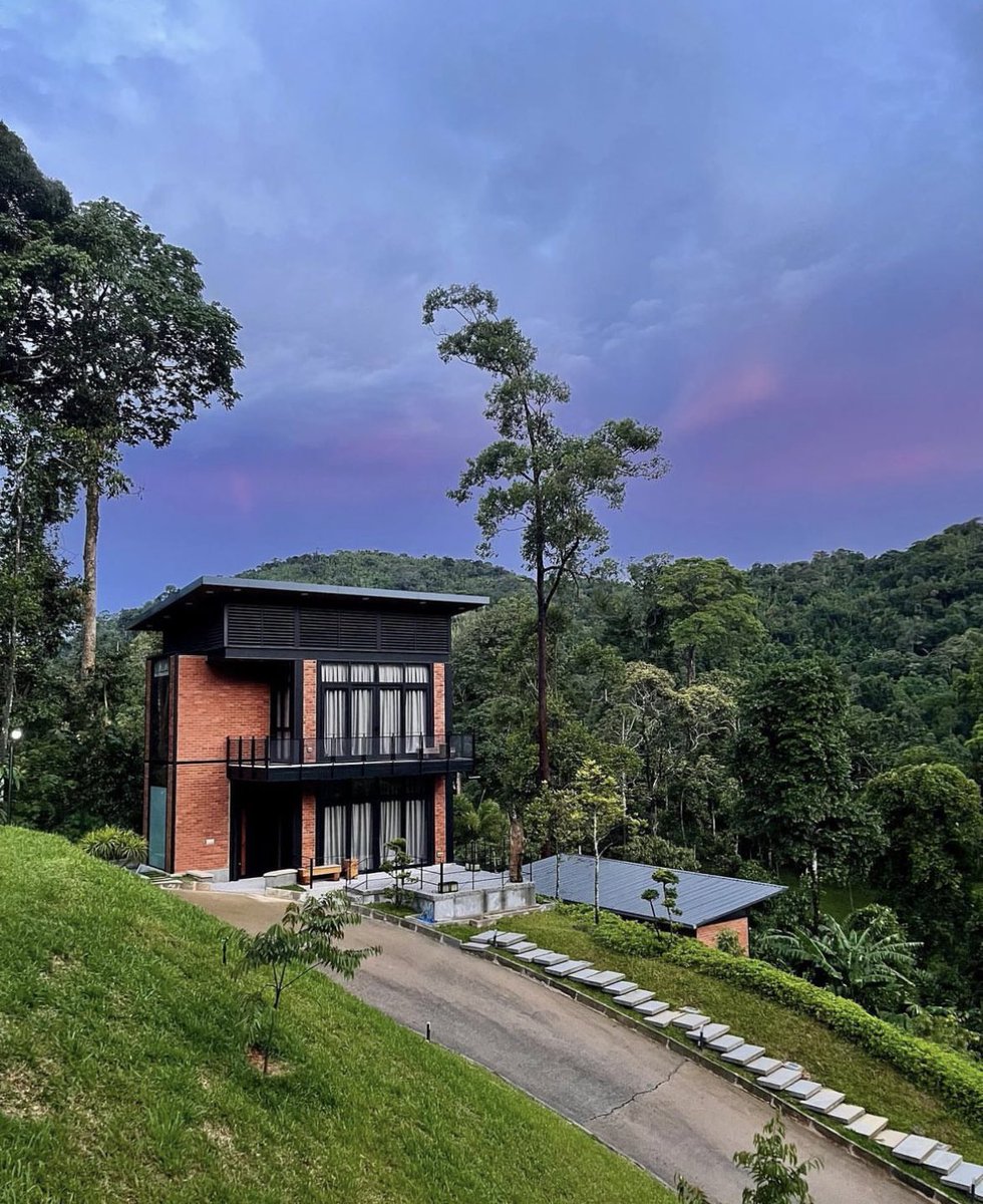 decohaven's tweet photo. Pergh cantik giler homestay dekat Bentong nih! Yang nak buat family day or small gathering dekat sini memang sesuai, boleh buat BBQ belah malam pulak tuh 😉😉

📍 Ikan Residence, Cangkat Tanarimba Tinggi, Bentong
🔖 https://t.co/4C4NALD3kA https://t.co/vkwiFwdqUv