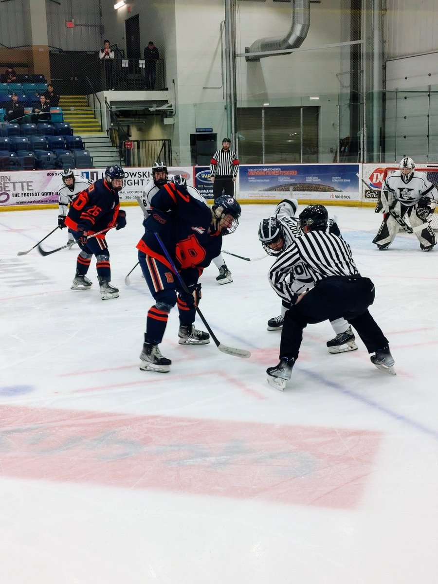Big_G_09's tweet photo. #Reschny with the tip in effort for @stoonblazers goal off amazing #Almen effort๐จ They lead @ThunderBayKings 2 zip end 1st @AAATelusWest23 https://t.co/5hrkzUKS0F