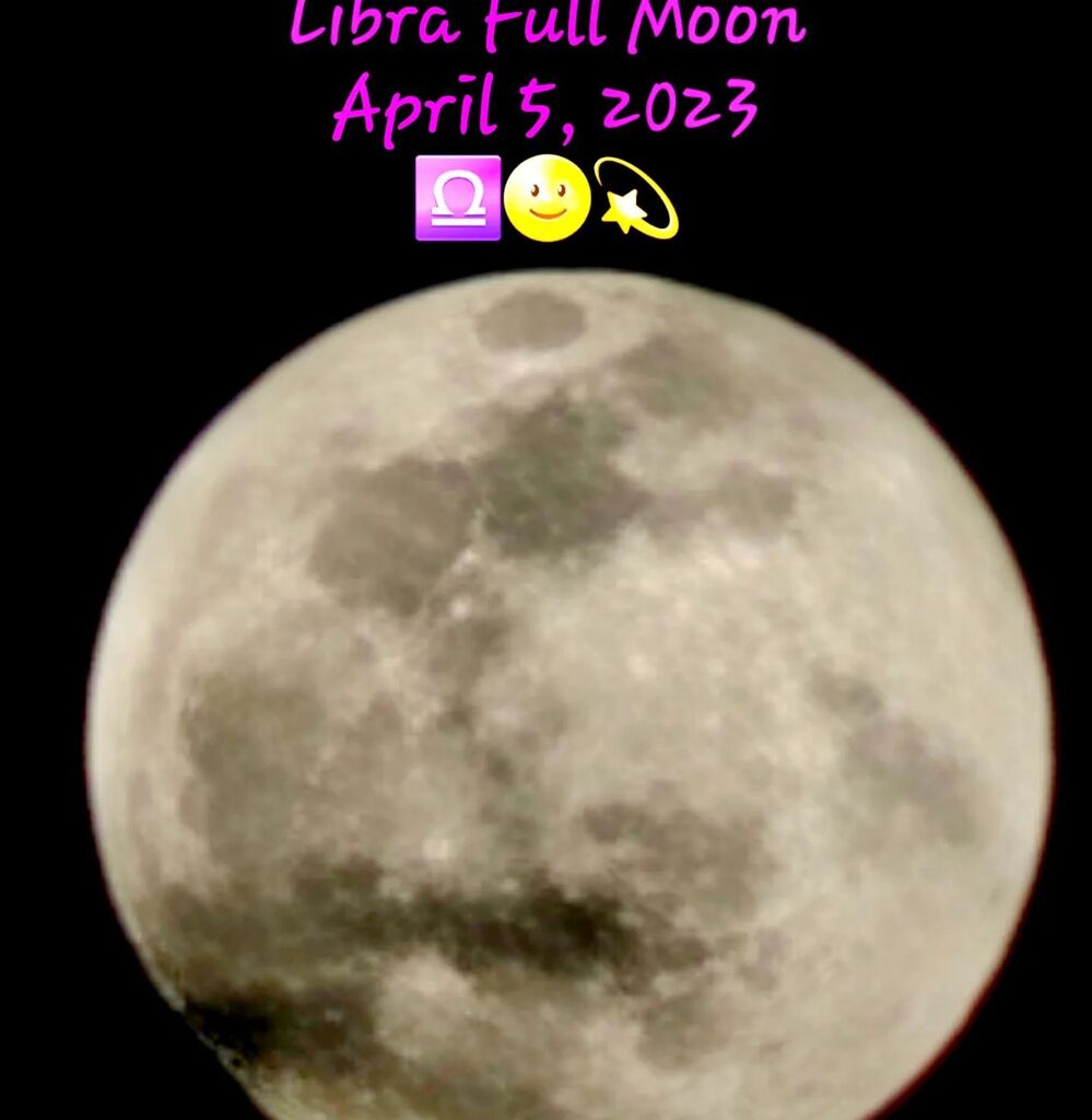 ReadingAddicted's tweet photo. Pink Libra♎️ Full Moon 🌝 #moon #moonmagick #astrology https://t.co/mqJn3kKf3B https://t.co/F6amjubokX