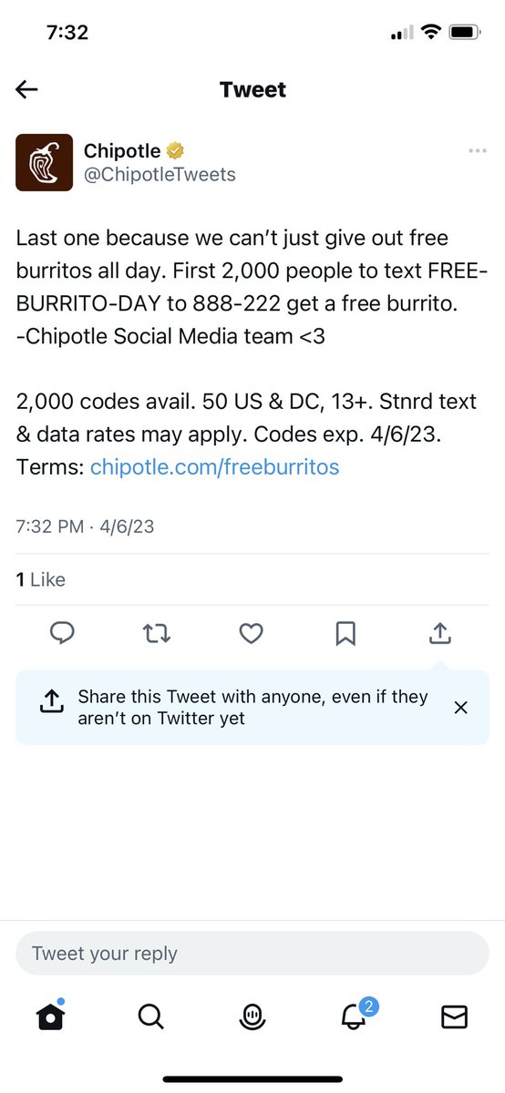 poeticluv's tweet photo. @ChipotleTweets I BEG ONLY ONE LIKE. NO RESPONSE??? https://t.co/pe7qQnPj0N