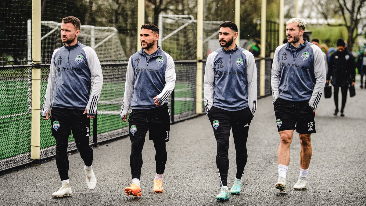 SoundersFC's tweet photo. Telling our grandchildren this is One Direction https://t.co/5ot8OGEU91