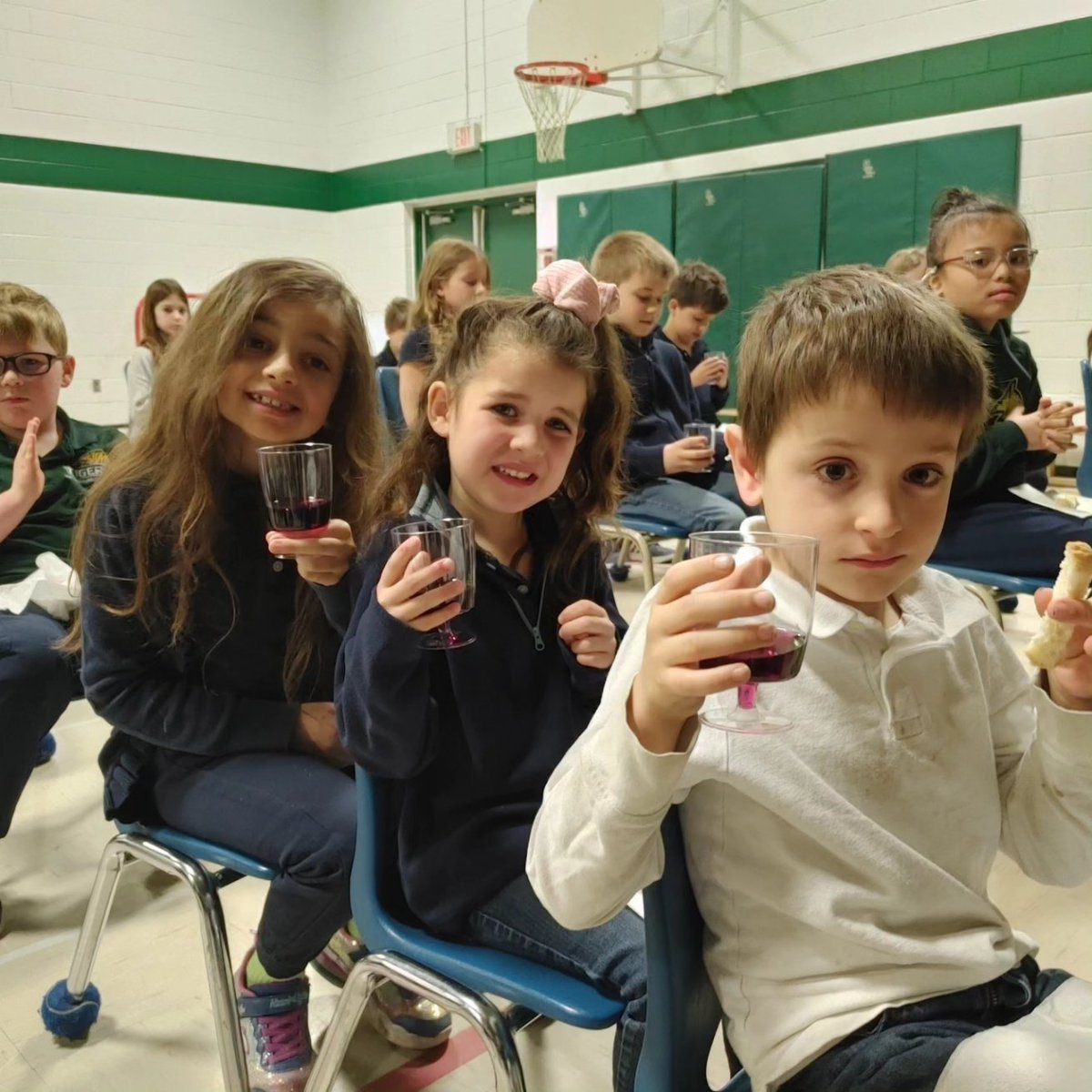 FeraBunch's tweet photo. Recreating the Last Supper @MaryWardNF https://t.co/eAM7iGe86R