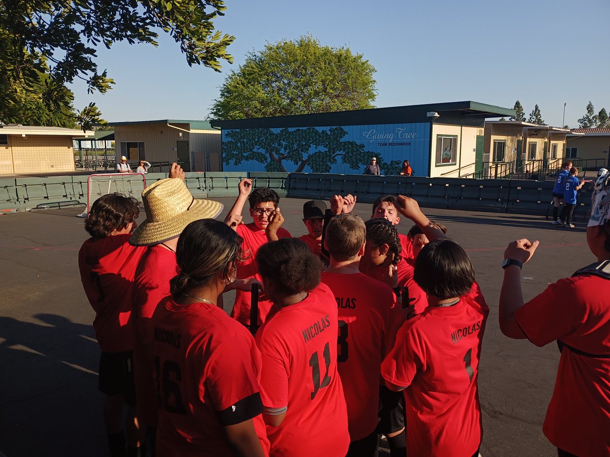 NicolasKnights's tweet image. Great job Nicolas Knights Hockey team on going 2-1 on 1st day of hockey.  Defeated Ladera Vista and Fisler and fell short against Beechwood. We&apos;ll get em next time.
#KnightNation
#FSDHockeyTournament