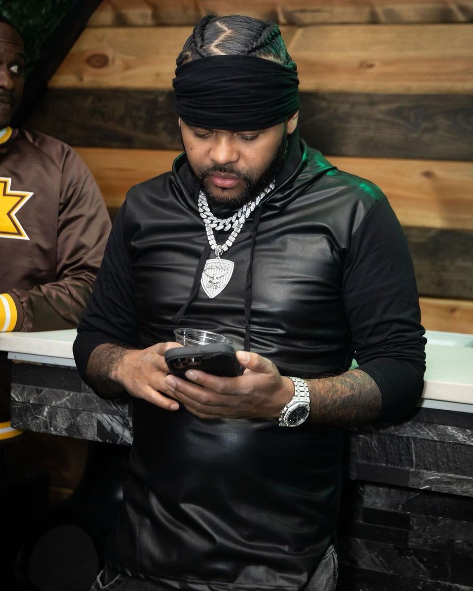 BooRossiniCTE's tweet photo. Legend has it…
#ChancesMakeChampions #CMC 
What y’all rocking wit https://t.co/lKvcpoMTfN