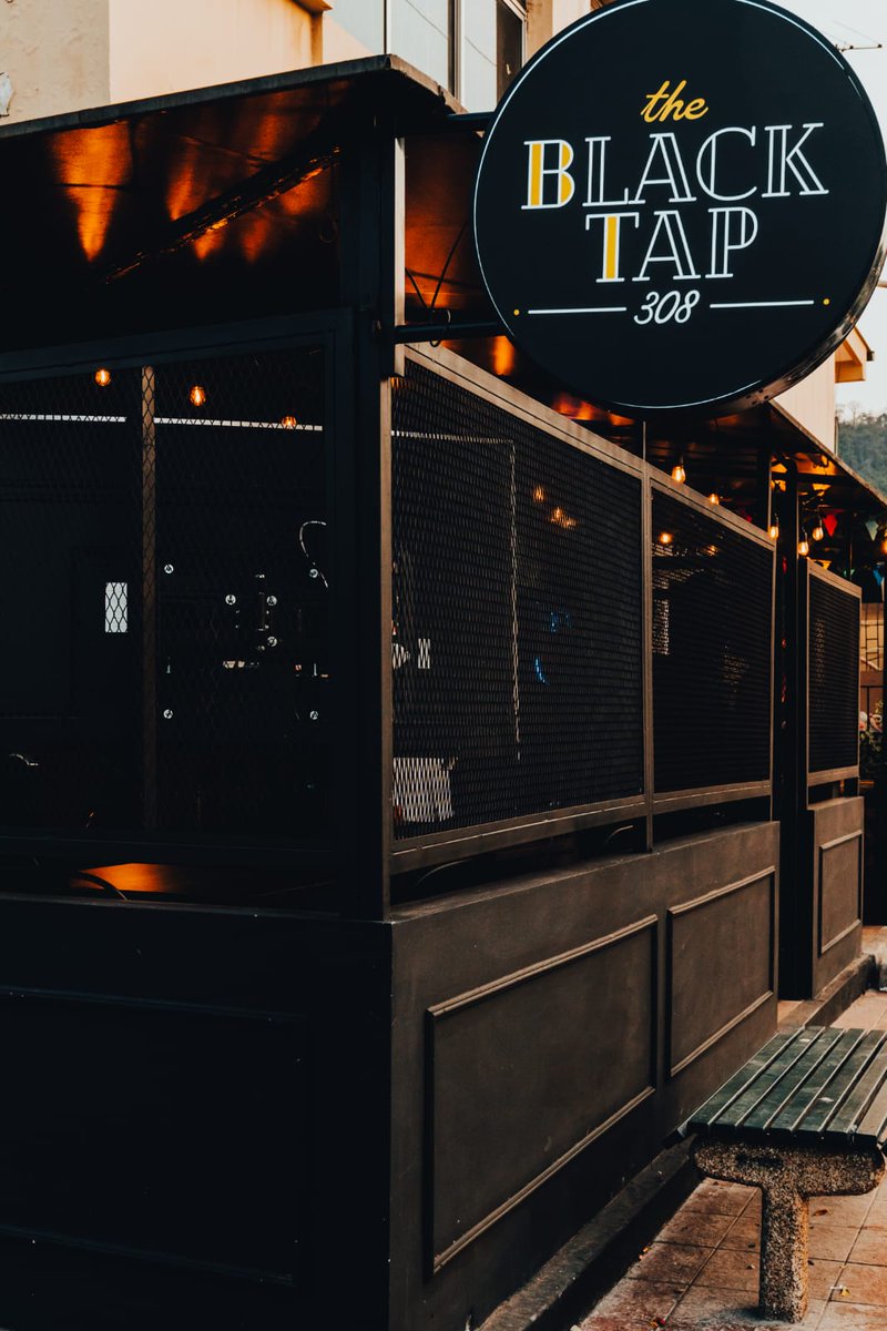 alejandrovaras's tweet photo. Comenzó el fin de semana, no se olviden de pasar por unas cervezas bien heladas en @theblacktap 🍻 https://t.co/qtHDtO9nDC
