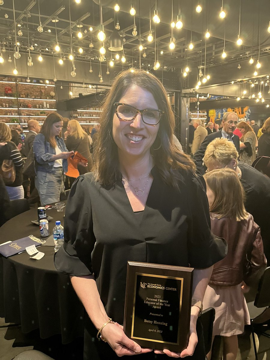 Melissa Stewart tweet media