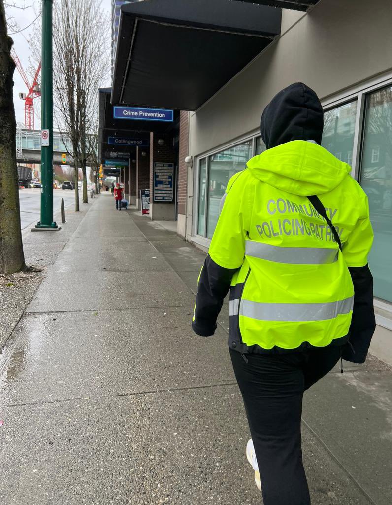 CollingwoodcpcC's tweet photo. @CollingwoodCPC:
April,06/23.Thursday
This very wet morning,
our 1st #patrol, #volunteers: #team
Joyce - Gurleen & Pavan
patrolled our #neighborhood & checked for reportable issues to the City.
These sisters are highly committed to serve.
#VolunteerWithUs and
#MakeADifferent. https://t.co/Eo8nekJ1dw