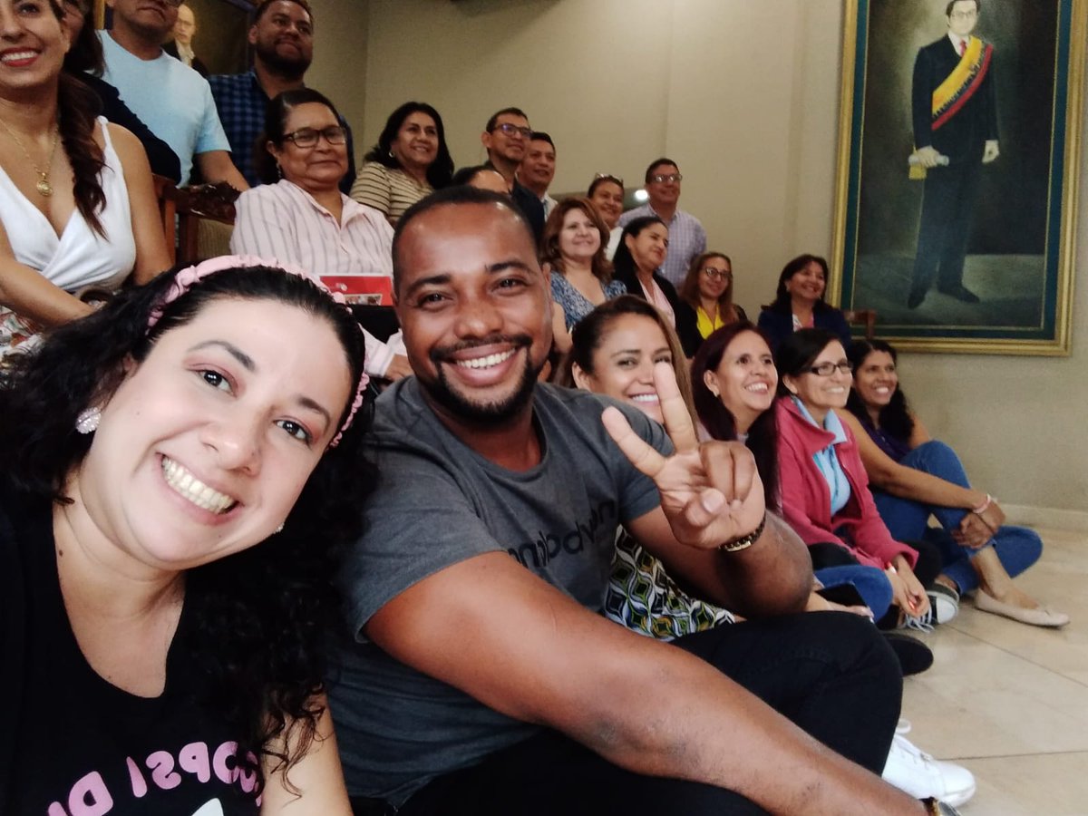 AlanBalerio's tweet photo. Capacitación de Directivos #Distrito09D03 @mariabrownp @EducacionZ8_Ec @goberguayasec https://t.co/2taaDy1Io0