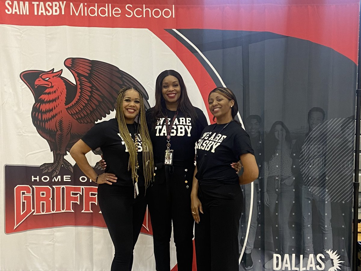 TheGriffins22's tweet photo. Sam Tasby Middle School representing at #DallasISDNSNO @NeshaMaston @ElizabethBA10 @SBarrios_DISD @dallasschools @ConradSchools https://t.co/NsjbaN40dS