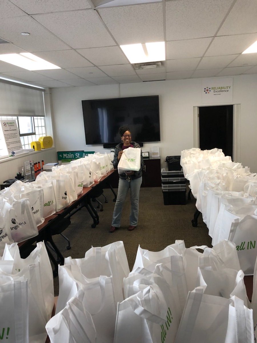 TamikoNettles's tweet photo. So grateful for Ingredion! Every year, they surprise us with more than enough toiletries/hygiene products for our #EveryWoman Chicago Chapter+ they outdid themselves again! #grateful #communitysupport #ALLIN #supportourhomeless #EWPChi https://t.co/anHYOojqtl