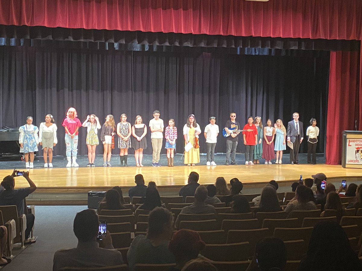 Landstownms's tweet photo. So proud of Mrs. Ellis for organizing tonight’s Talent show! Awesome crowd, talent, and event to bring everyone together to watch our students perform! Thank you to Mrs.Scott for her assistance and our judges, Mr.Leininger, Ms.Gerbus and Mr.Thornton! #OneTeamOneHeartbeat! https://t.co/MWGHnarT6a