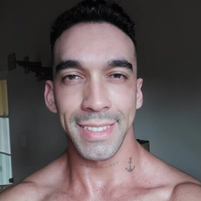 ancapchequei's tweet photo. 🚨BOMBA: O Jack fez harmonização facial. Gostaram? https://t.co/b2B6CyU800