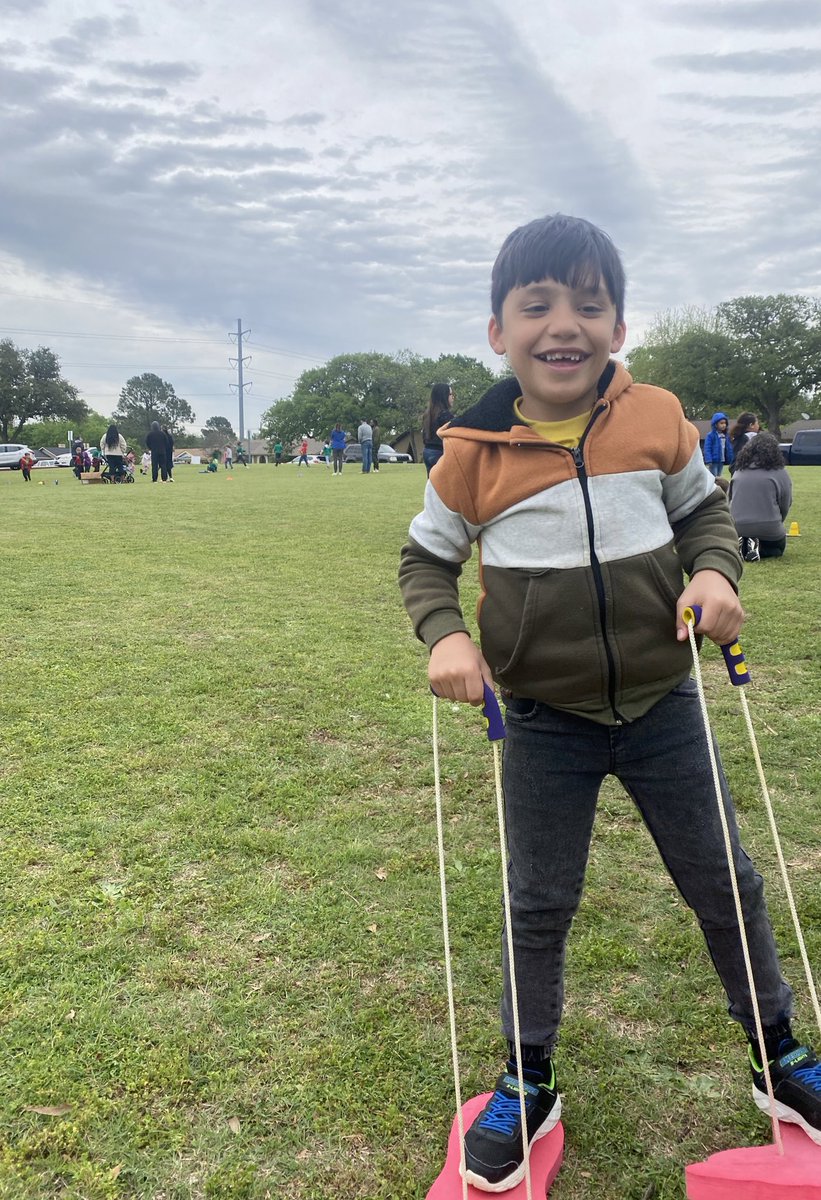 iTeachBC's tweet photo. Field day was a success!!!! Thankful for the four day weekend so I can recover 🙃. #fieldday #hebisd #shadybrookrocks #SBE https://t.co/DGYWpQXy6S