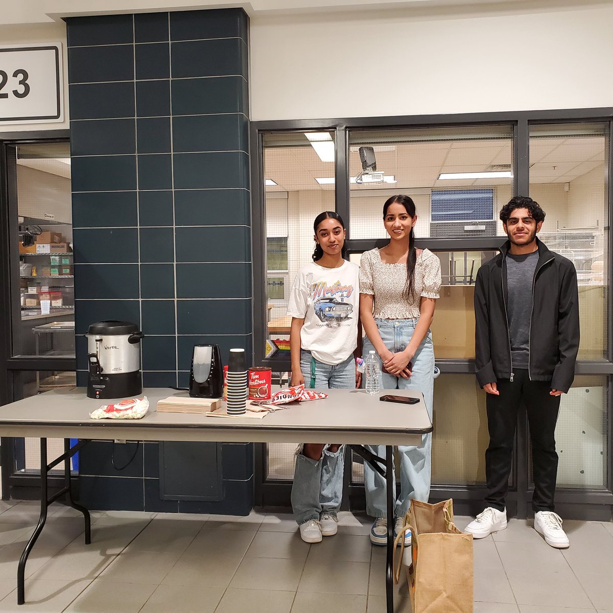 The <a href="/LASSinspires/">LASS inspires...</a> STEM Club is thrilled to have retired science teacher Mr. Nestor lead us in an exciting night of star and planet gazing! Students, siblings and parents have already caught a glimpse of Venus. The <a href="/LassEcoSquad/">Lass Eco Squad</a> Club is keeping everyone warm with hot chocolate!