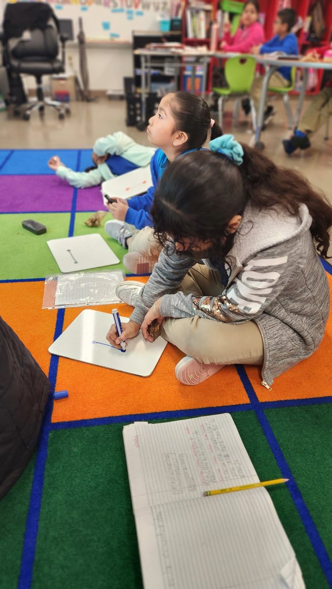 AzaleaSelgado's tweet photo. Had another excellent lesson led by @gregtangmath this week! Our 2nd graders at #RooNation were very engaged, measuring length and  using sign lenguage to check for understanding!! https://t.co/tRKNym89J0