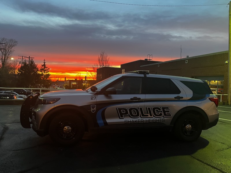 ShakerHtsPolice's tweet photo. If you take a second to check out the sky tonight, take another quick second to check your car doors too!! Give your key fob a click to make sure your car doors are locked 🔒 #9PMRoutine #CrimePrevention #ThatSunsetThough https://t.co/o9O4gmfPfN