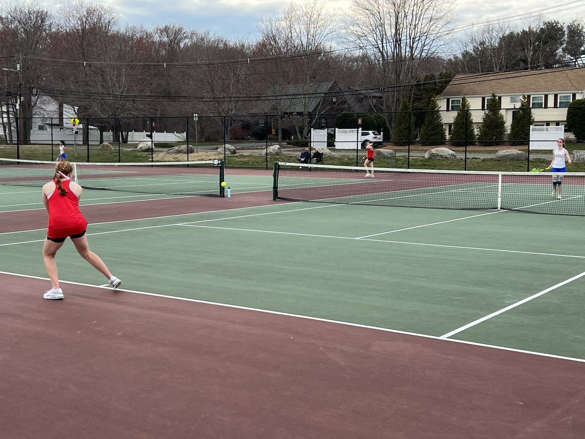 MHS Girls Tennis battled WCS in a Fantastic tennis match today!$! Milford hammered out a 3-2 “W”, RAWK ON!$! #ShawktheHawk @jcotlin @MilfordSchools @MHSBoosters2 @Chappy8611 @LauriePinto5 @HawkNationAT