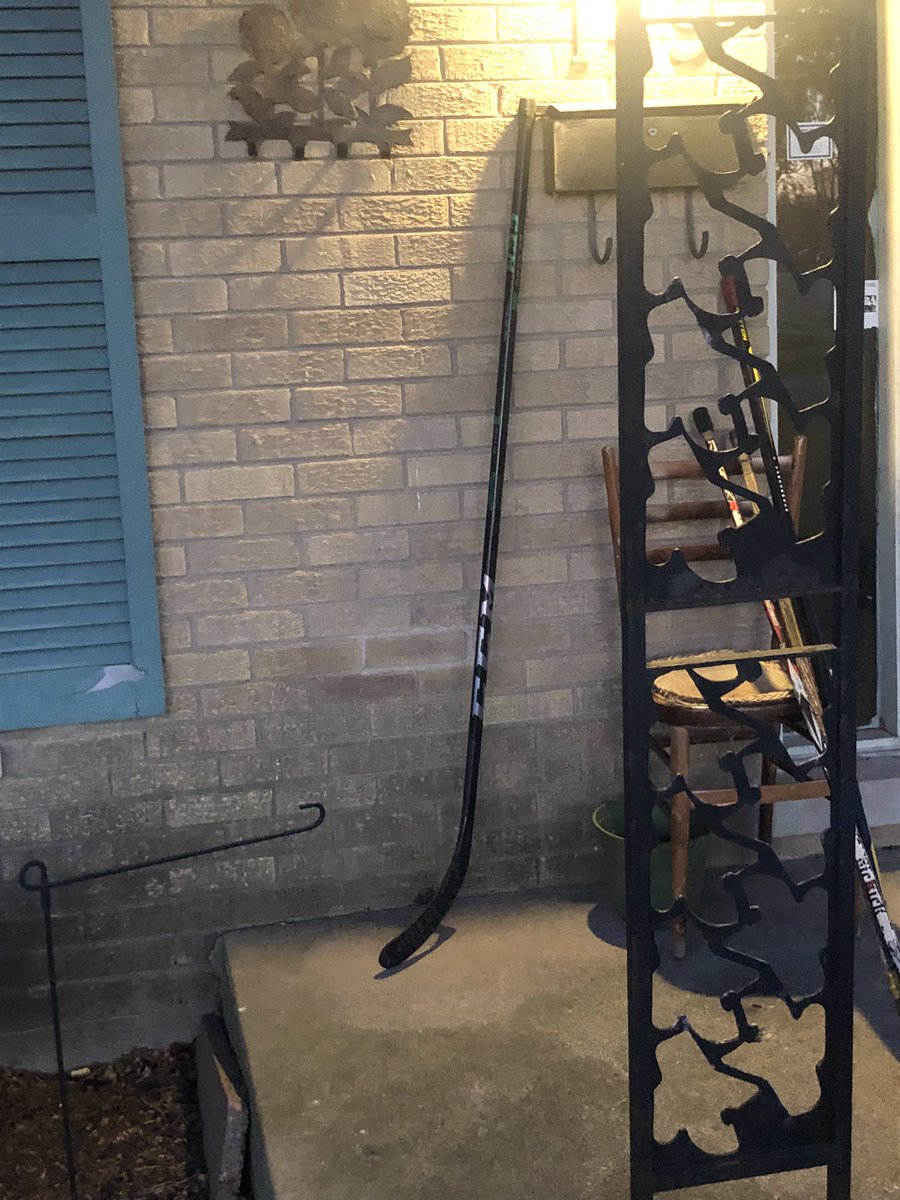 jasonernst20's tweet photo. @NHL #SticksOutForHumboldt from Chi-town. We remember https://t.co/1I2ko0qhtO