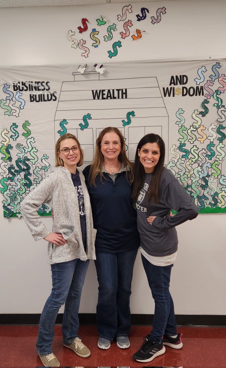 CGTMiller's tweet photo. Thanks to my colleagues for the opportunity to share my passion for teaching with real world relevance. I love authentic learning! @CaryGroveHS @chsd155 @CG_IandC @csrock100 @TeachInTen @NeilLesinski @Steph_Sukow https://t.co/qLazeAAqHZ