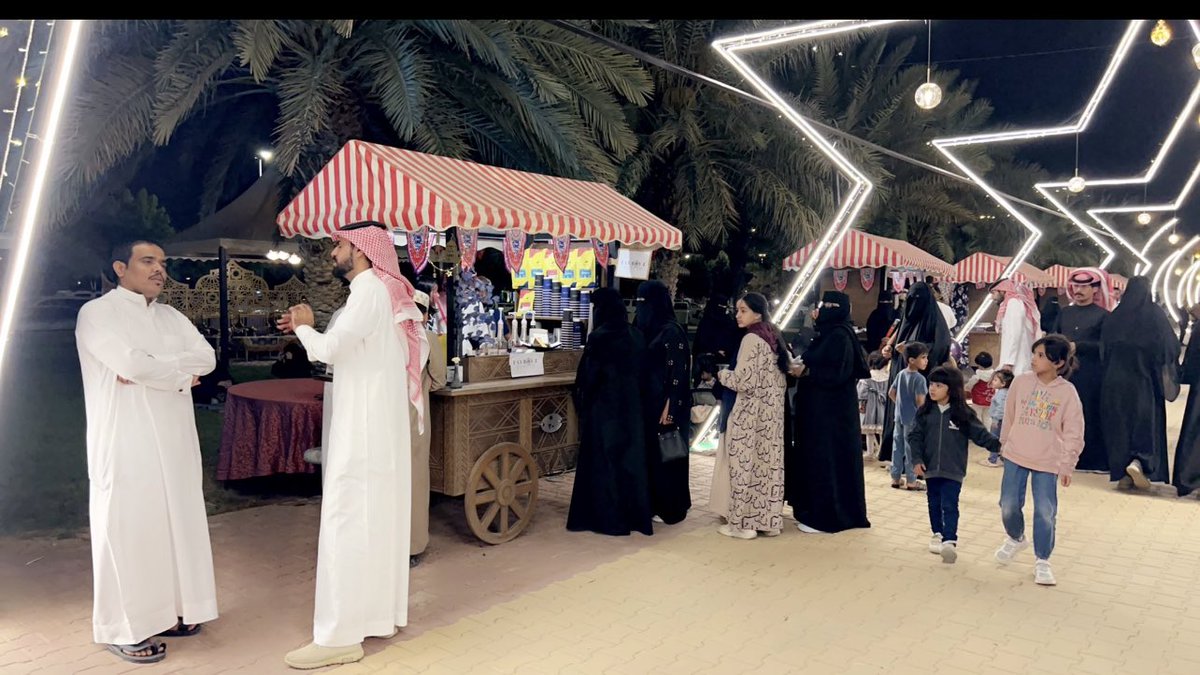السوق الرمضاني التابع 
لـ #بلدية_تثليث ضمن مبادرة #أجاويد التي أطلقتها #هيئة_تطوير_منطقة_عسير يستقبل زواره خلال شهر رمضان المبارك
