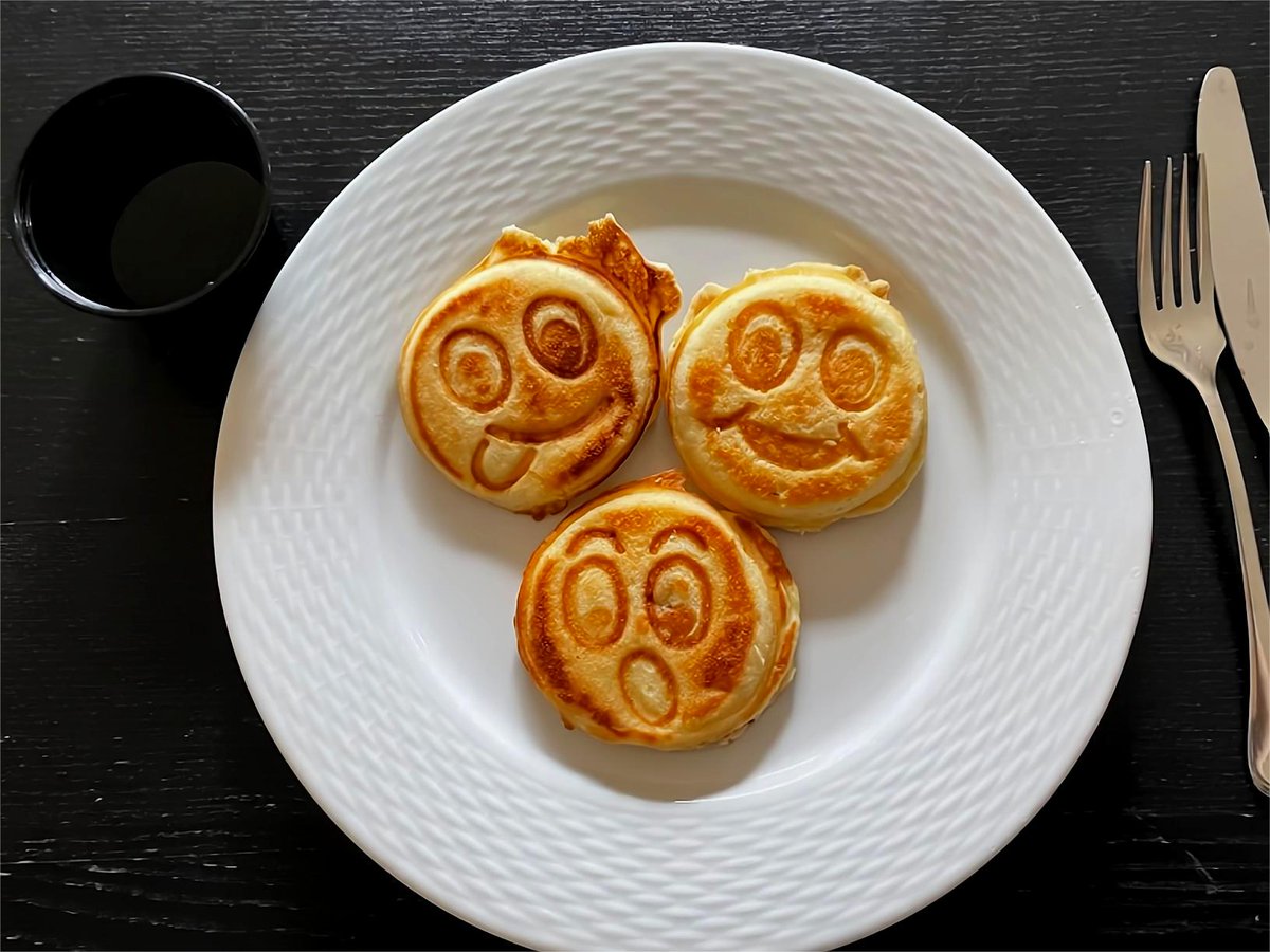 clockitchen's tweet image. Really cute pancakes!✨
It would be a nice little addition to children. 

#pancakes  #breakfast   #pancakerecipe #easyrecipes #homecooking