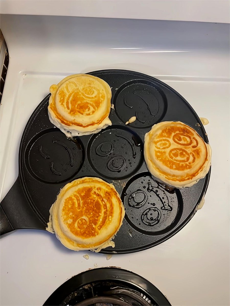 clockitchen's tweet image. Really cute pancakes!✨
It would be a nice little addition to children. 

#pancakes  #breakfast   #pancakerecipe #easyrecipes #homecooking