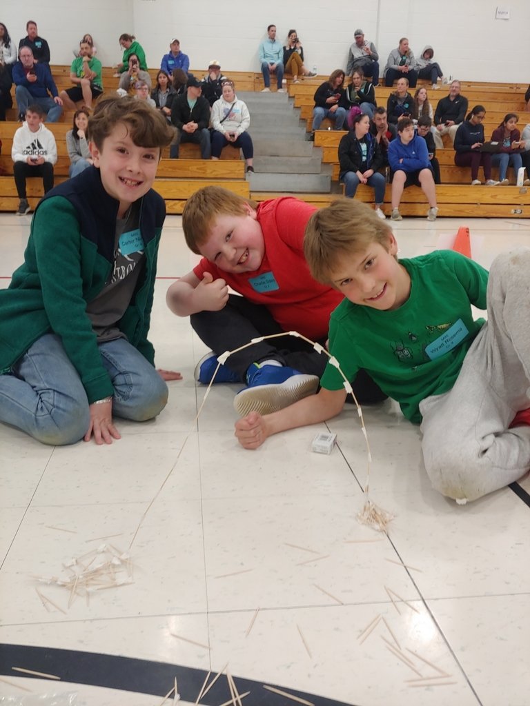 ZumMidRivers's tweet photo. So much to celebrate this week! On Wednesday, representatives from Mid Rivers took part in the Fort Zumwalt STEAM Olympics! Here are a few pics of our Wolves at the event! #WeAreMidRivers #MREstrong #BeMRE https://t.co/jxLRe2xj5u