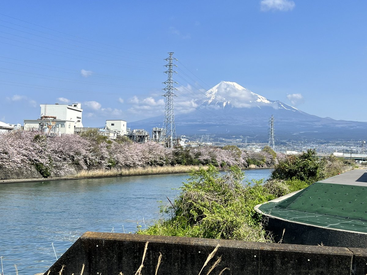 おはがく！ 吉原からの富士山パシャリ ※現在、富士市は雨です☔️☔️ ※写真は月曜日のものです