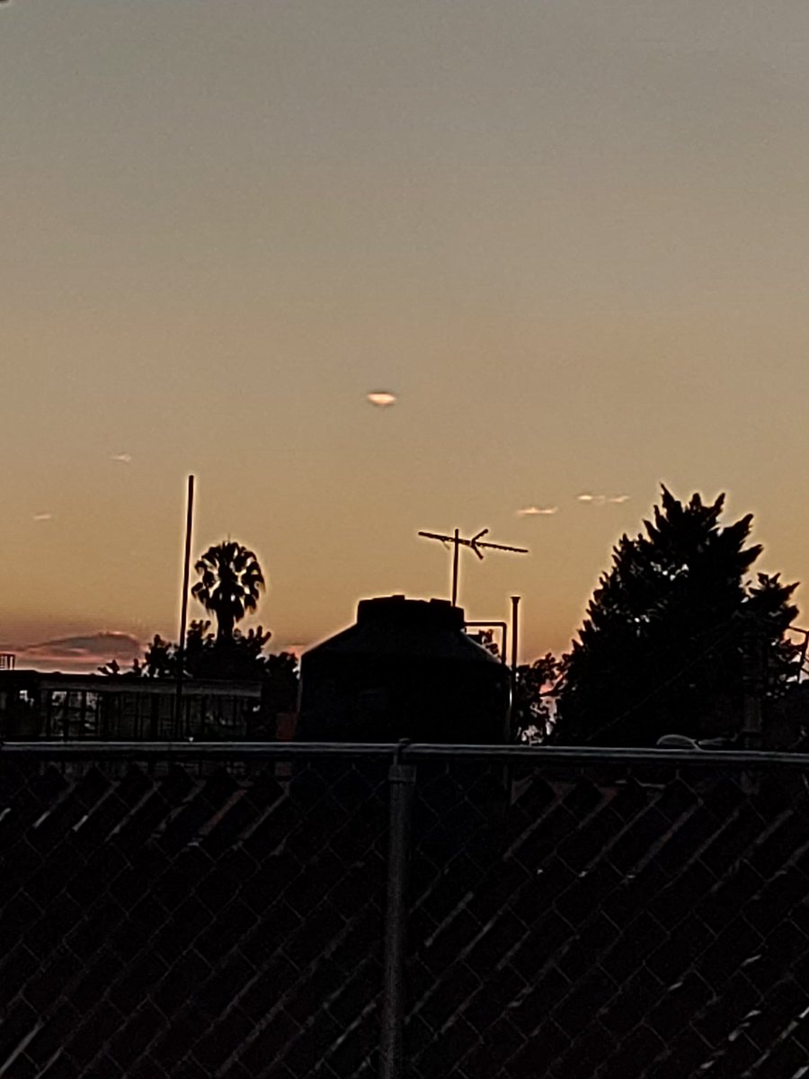 ¿Ovnis o nubes? <a href="/ElBadiablo/">MR. BAD 14</a>