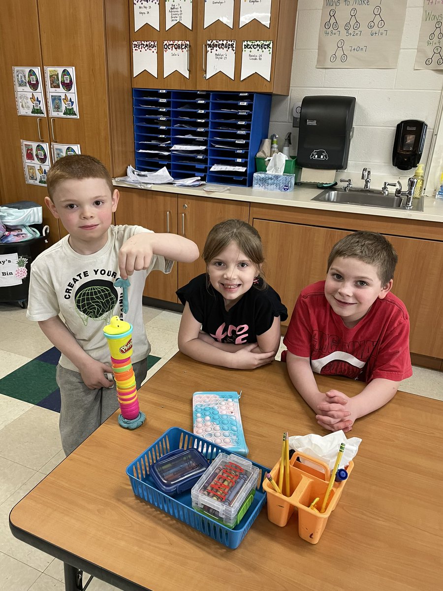 Mrs_Ray_1st's tweet photo. Egg STEM challenge-We had so much fun building towers to hold our peeps using only plastic eggs and play dough. https://t.co/fKckAdSigK