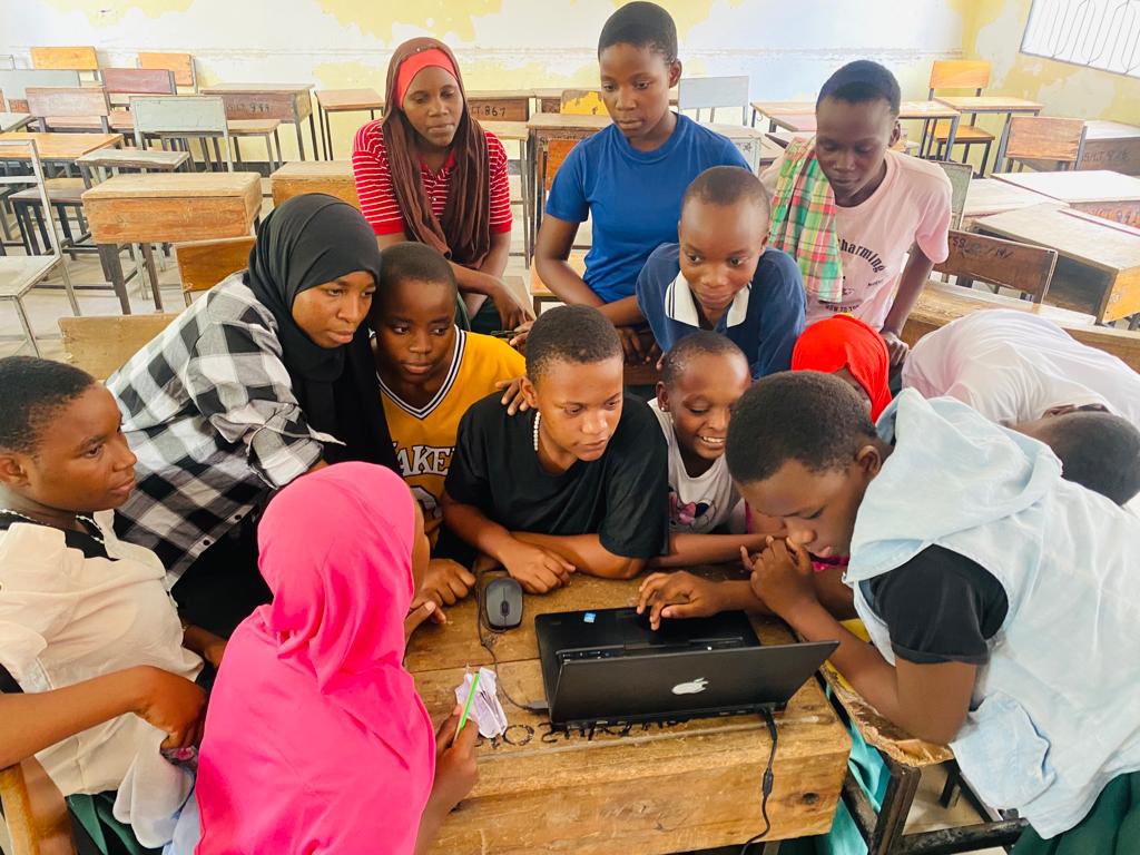 It’s Figma time🎊 Yay!!!
Students making their own cool prototypes for the exhibition day on 15th April.

Join us for an unforgettable experience at the Smartgirls in ICT final stage exhibition on April 15th at @coict_udsm .
#PrototypeDevelopment