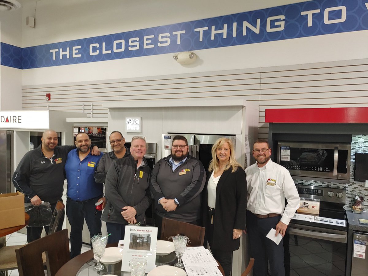 LGDonna1's tweet photo. A special thanks @ABCWAREHOUSE Macomb, MI for allowing me to be a part of your day. #LGUS #LGFam #LGSTUDIO @LGUS @lgmichaelstokes @LGBBrownNE @LGJKhalaf @LGVerlinMoore https://t.co/a6dHeNLv3A