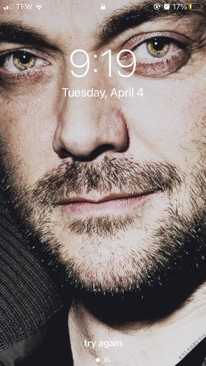 stopboi's tweet photo. When you meet @Mark_Sheppard and then he becomes your screensaver #SPNFamily #helloboys https://t.co/FWdoXy6umq