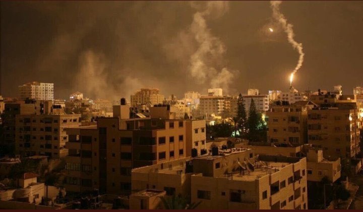 "Ey Rabbimiz! Üzerimize sabır yağdır, ayaklarımızı sağlam bastır ve şu kâfir kavme karşı bize yardım et."

(Bakara/250) 

#Gazze #MescidiAksa