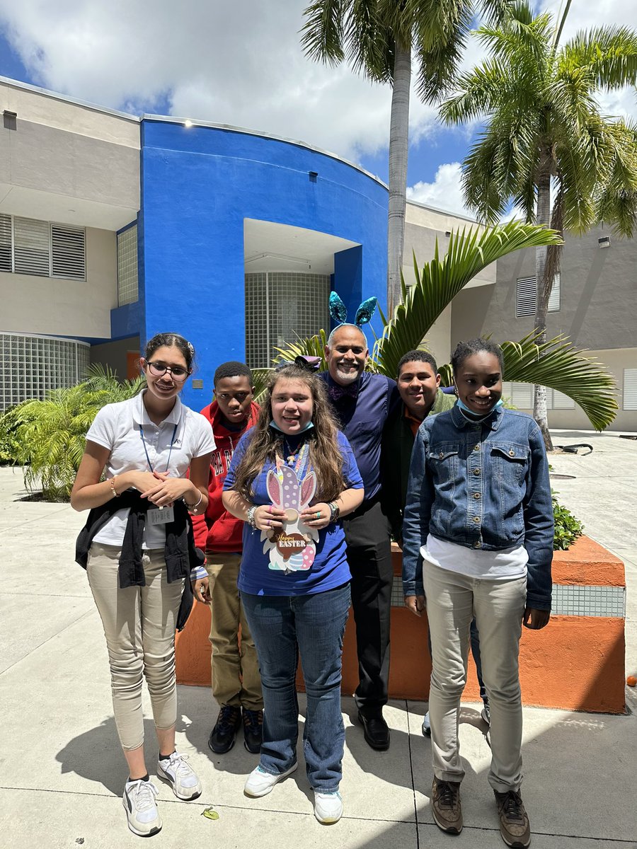 J_Ramirez991015's tweet image. Celebrating with my @HMLSrHighSchool ASD/IND team #WeAreHML @MDCPSNorth @MDCPS @MDCPS_ASD @OfficeofESE @alexsantoyo75 @MDCPSOperations @mdcps_profdev @MErcilla