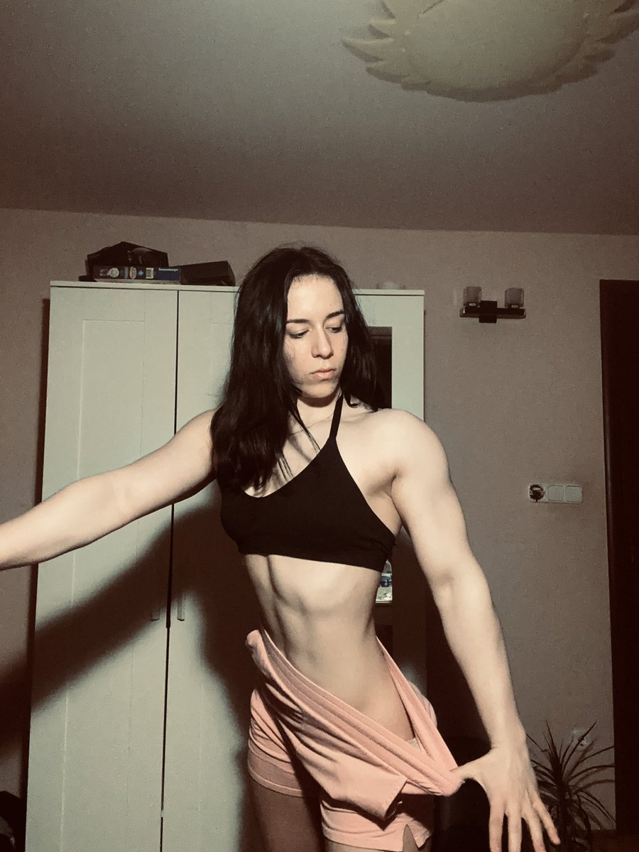 katzCourtney on Twitter: "Subscribe to my Fansly ,link in comments ️😈"