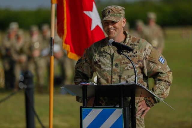 Congratulations to CSM Fenderson & a warm welcome to CSM Reffeor! “We’re welcoming a new Marne 7, we’re saying farewell to the old Marne 7, but most importantly, we’re saying goodbye to a CSM after 29 years of service, 17 years of which were in this @3rd_Infantry ' - MG Costanza