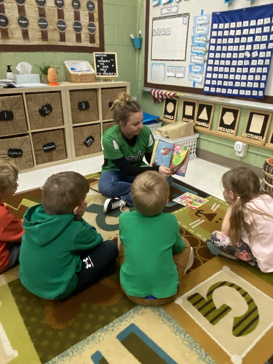 EurekaSoftball's tweet photo. Great day for Hornet Softball!  The girls read books to kindergarteners then got in the win column with a 10-4 win! https://t.co/nok0xXNttX