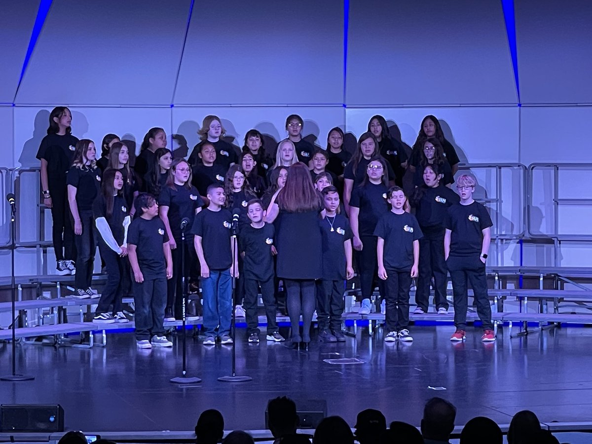 Proud of these students who committed themselves to the La Habra Elementary Honor Choir. @BeesArbolita @LHSchools #LHCSD