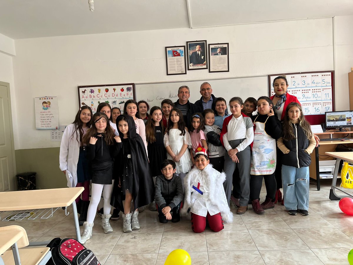 civrilhalkegitm's tweet photo. Kadir Kameroğlu İlkokulu İşbirliğiyle açmış olduğumuz drama ,futbol, akıl zeka oyunları, karate kurslarımız İlçe Milli eğitim şube müdürümüz Zeki Kerim  ve kurum müdürümüz Ramazan Eroğlu  ile ziyaret ettik. https://t.co/WvgW6LAcDd