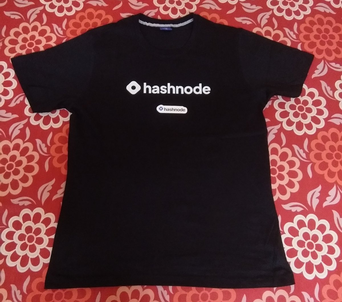 rohan_sen132's tweet image. Just received my #DEVRETRO2022 swag from @HashNode! Thank you for this!
❤️💯🤗