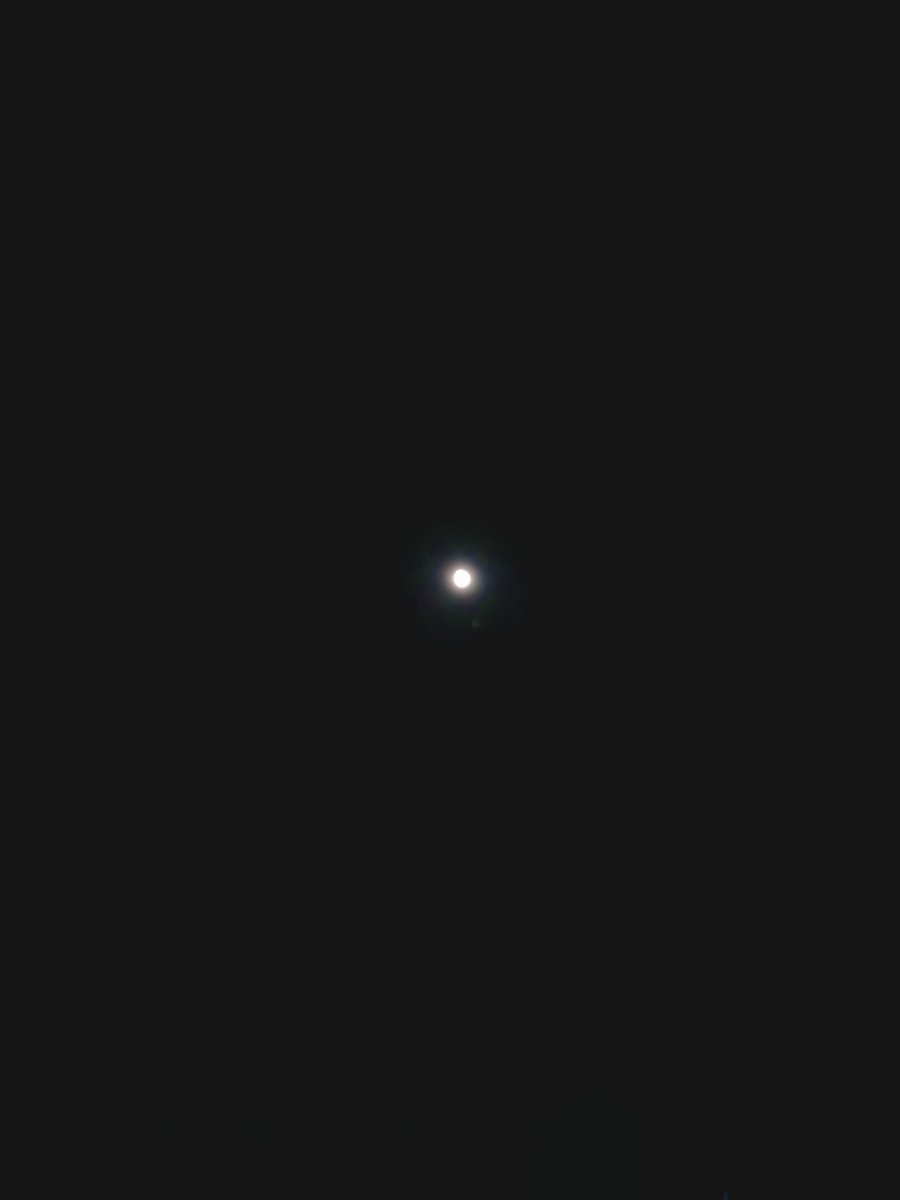 iamzoha_'s tweet photo. Did you catch last night’s supermoon? https://t.co/EQEQ33jwEk