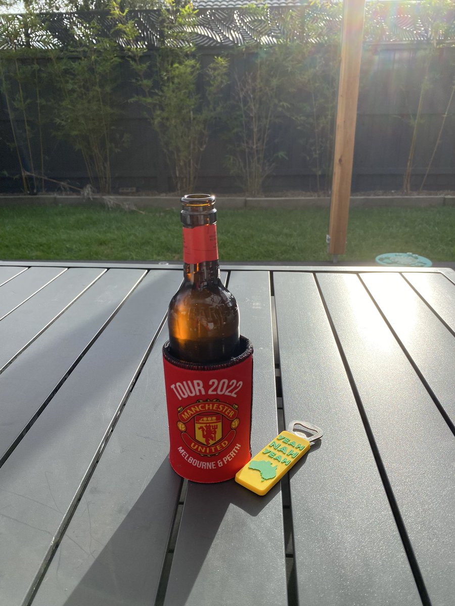 4 days off , time to enjoy a few beers and hopefully a Utd win <a href="/NormanWhiteside/">Norman Whiteside</a>