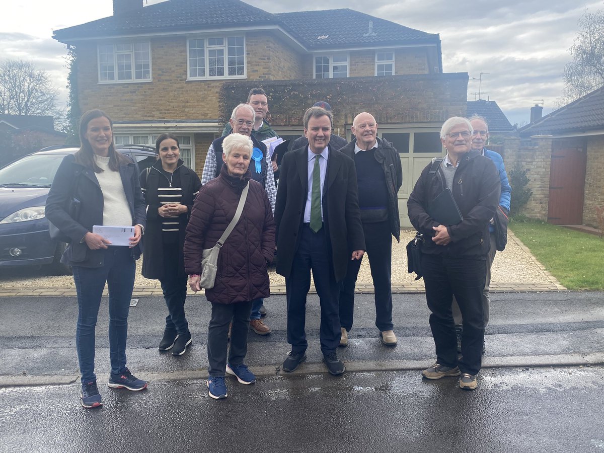 GregHands's tweet image. A great campaign day in Surrey yesterday, visiting hard-working @Conservatives councillors &amp;amp; candidates on 4 councils:

✅ Woking with @JonathanLord 
✅ Elmbridge with @DominicRaab 
✅ Guildford
✅ Waverley

For better services at a lower cost, #VoteConservative on 4th May!