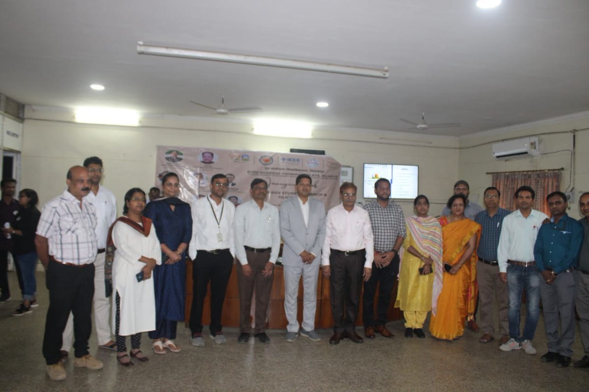 ieee_ggv's tweet photo. The inaugural ceremony of IEEE STUDENT BRANCH at School of Studies of Engineering and Technology @ggv_smc  was organised on 6th April, 2023. It is a significant step towards fostering technological innovation and knowledge-sharing among aspiring engineers. 
#IEEE #inaugration https://t.co/AdKDgPpxzU