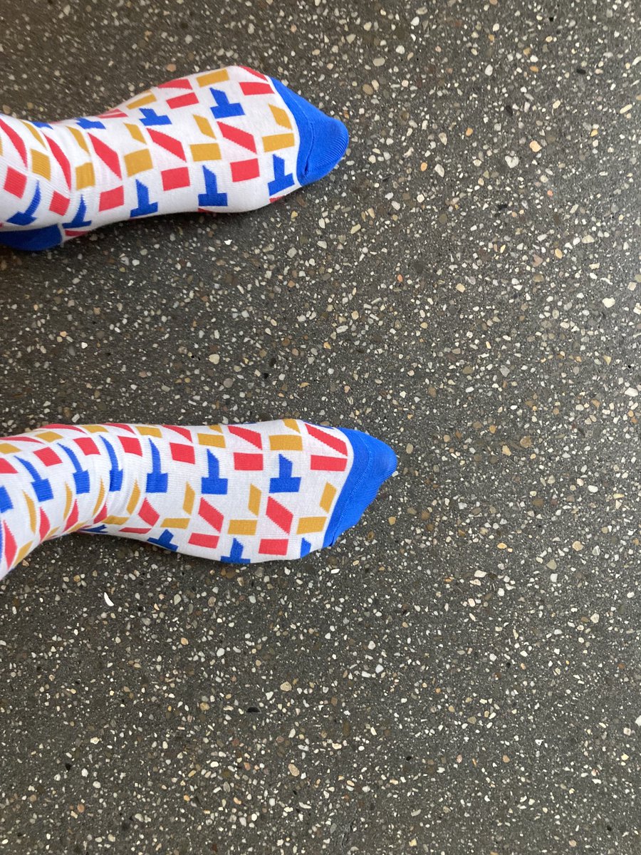 Ze zijn binnen, de VHL-sokken!
Binnenkort voor iedereen in ⁦<a href="/5heerenlanden/">Gemeente Vijfheerenlanden</a>⁩ die 18 wordt. Met daarnaast praktische informatie over dingen die je zelf moet of kunt regelen vanaf je 18e. 
Service van de zaak.