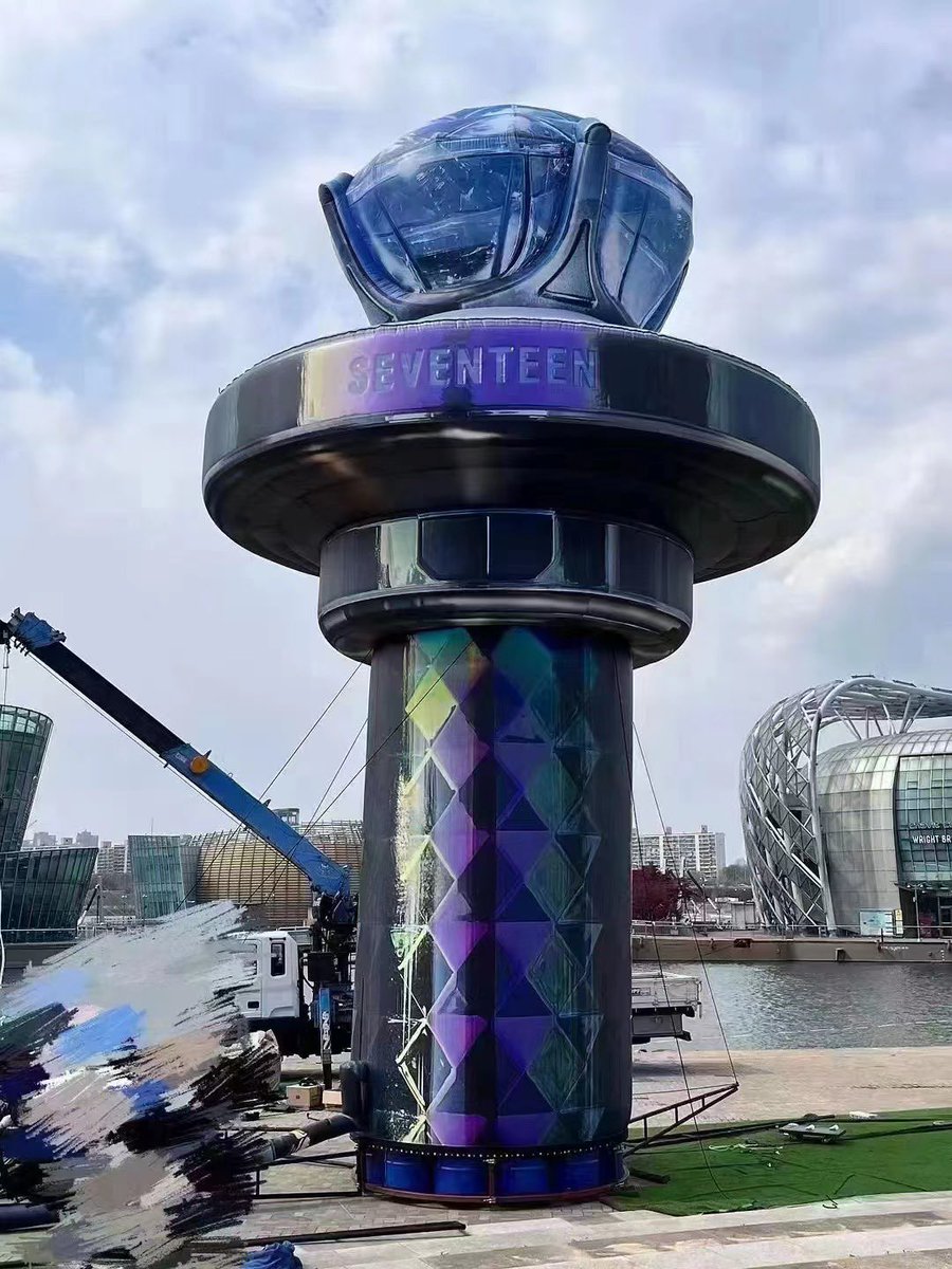 sounds_of_cheol's tweet photo. the super caratbong at seventeen street https://t.co/8ngFqIn6CS